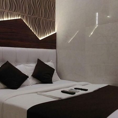 Hotel Palace Residency Bombay Esterno foto