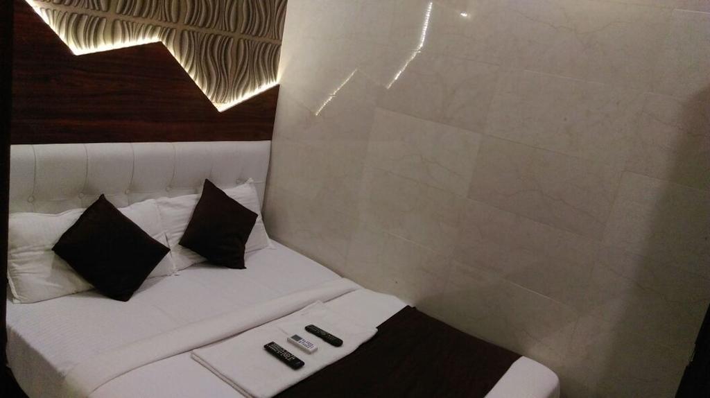 Hotel Palace Residency Bombay Esterno foto